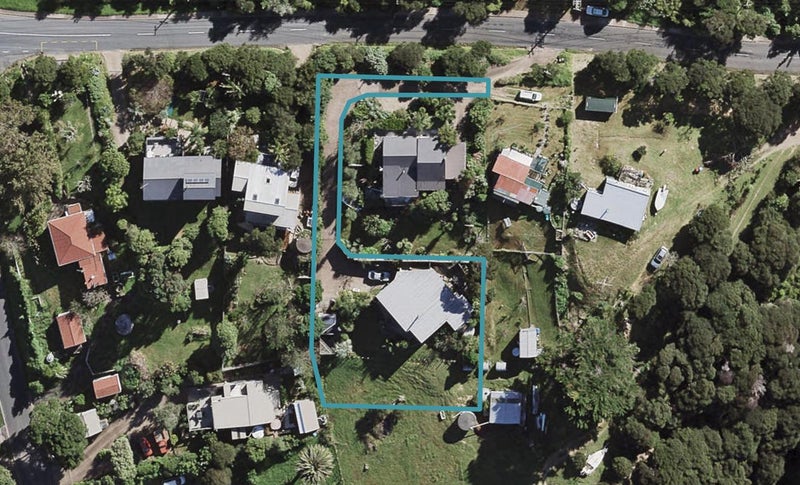 7 Junction Road, Oneroa, Waiheke Island - Carousel 1
