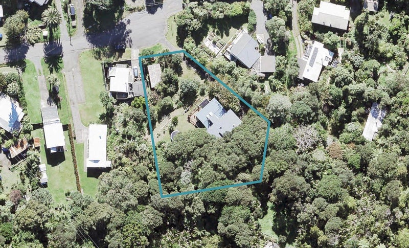 55 Foster Avenue, Huia, Auckland - Carousel 1