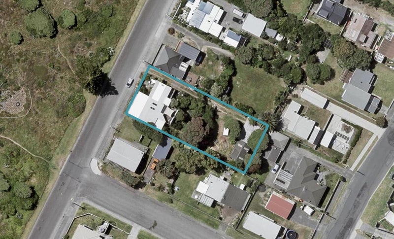 20 Marine Parade, Otaki Beach, Otaki - Carousel 1