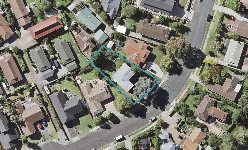 17 Booralee Avenue, Botany Downs, Auckland - Carousel 1