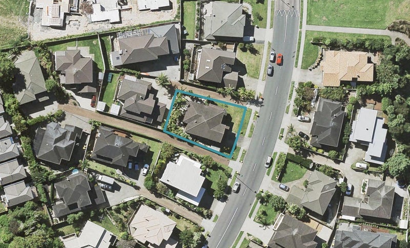51 Medallion Drive, Oteha, Auckland - Carousel 1