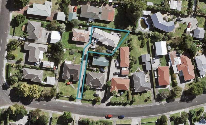 20 Te Kanawa Crescent, Henderson, Auckland - Carousel 1
