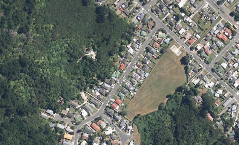 18 Kowhai Street, Wainuiomata, Lower Hutt - Carousel 1