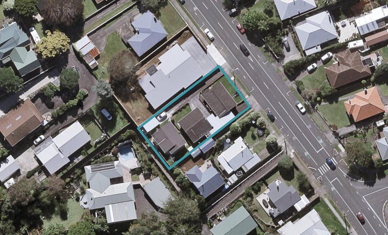 168C Mangorei Road, Merrilands, New Plymouth - Carousel 1