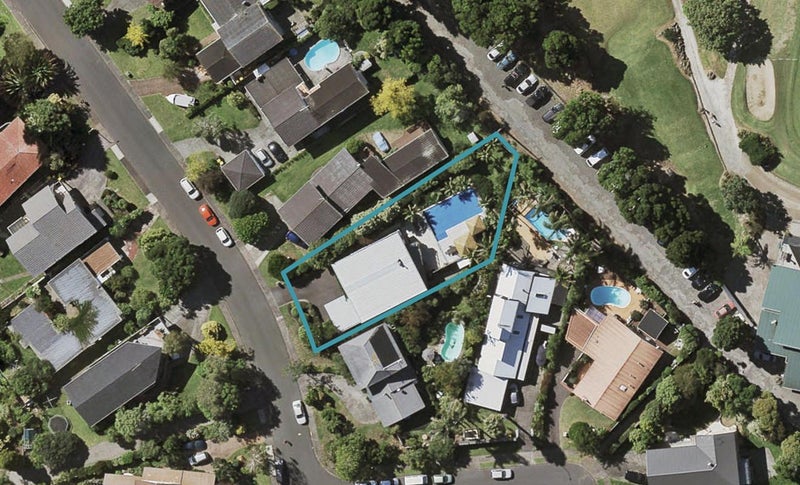 46 Marywil Crescent, Hillcrest, Auckland - Carousel 1
