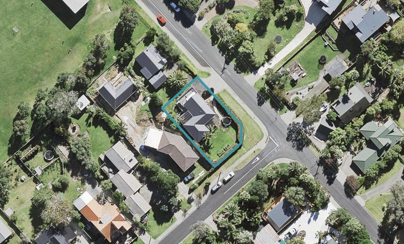 17 Isobel Road, Greenhithe, Auckland - Carousel 1