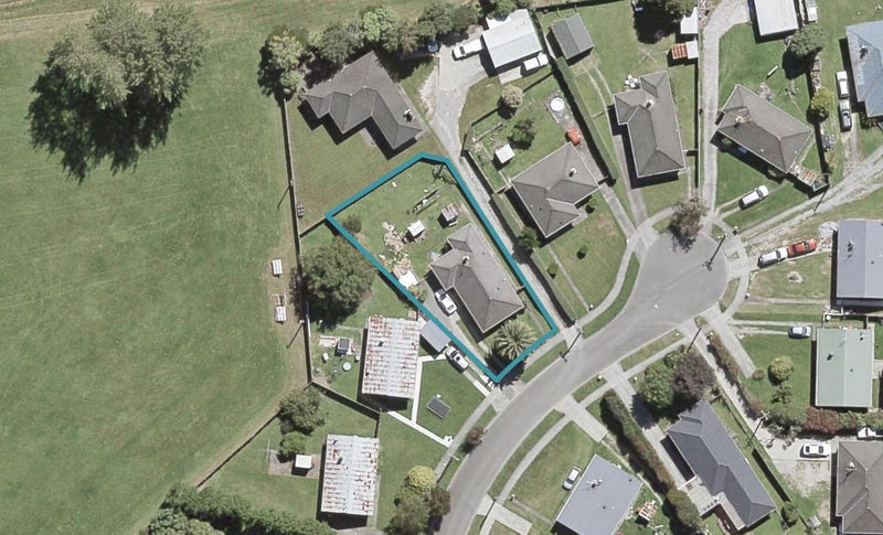 9 Kea Grove, Elderslea, Upper Hutt - Carousel 1