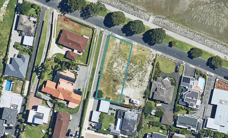 55 Beach Road, Otumoetai, Tauranga - Carousel 1