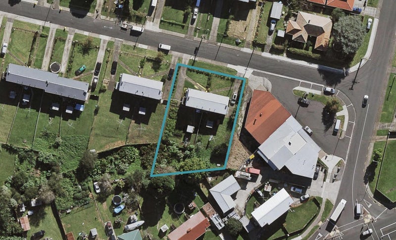 2 Larsen Street, Otara, Auckland - Carousel 1