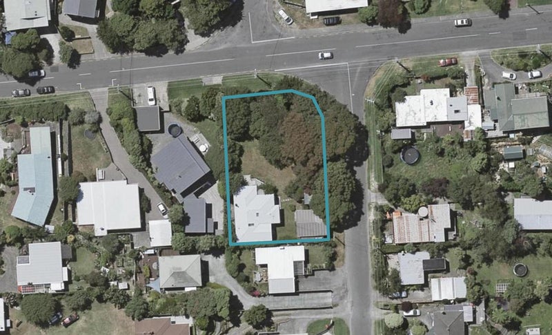 36 Menin Road, RAUMATI SOUTH, PARAPARAUMU - Carousel 1