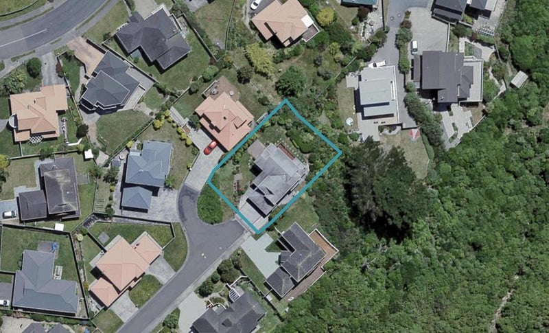 9 Norwood Place, Johnsonville, Wellington - Carousel 1