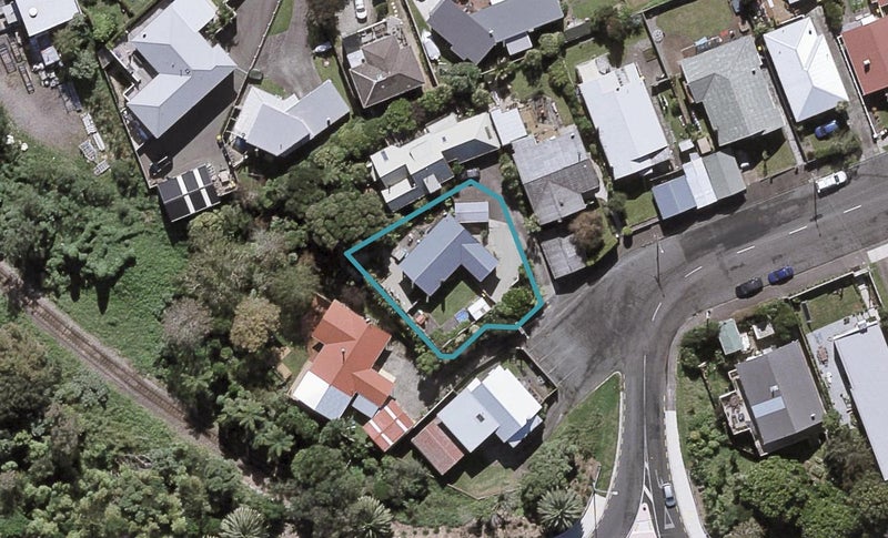 3 Ngaio ST, Strandon, New Plymouth - Carousel 1