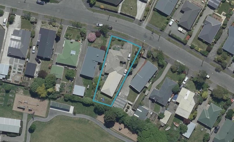 51 Martbern Crescent, Bishopdale, Christchurch - Carousel 1