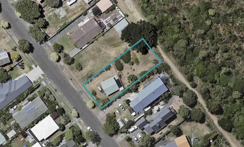 25 Eruini Street, Waikanae Beach, Waikanae - Carousel 1