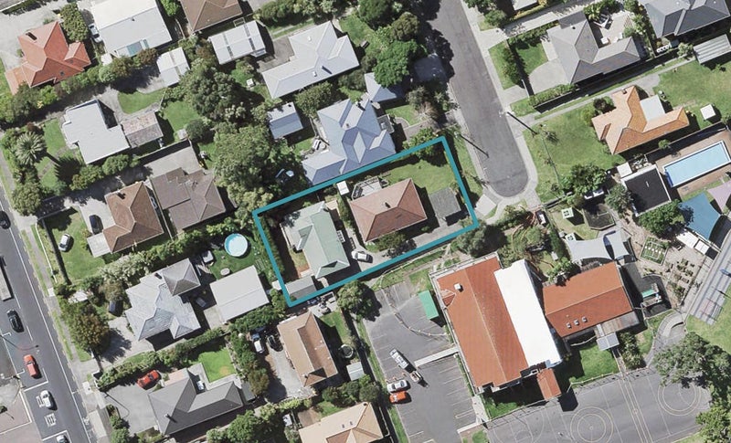 1/10 Harrison Avenue, Belmont, Auckland - Carousel 1
