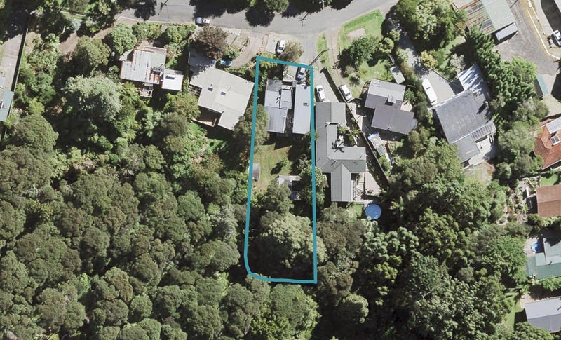 9 Jays Road, Titirangi, Auckland - Carousel 1