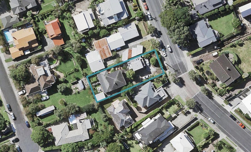19 Seacliffe Avenue, Belmont, Auckland - Carousel 1