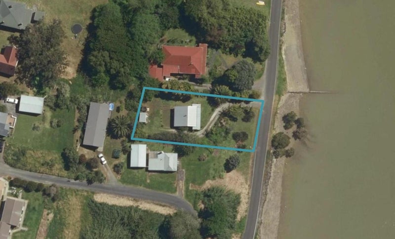 17 Clendon Esplanade, Rawene, Kaikohe - Carousel 1