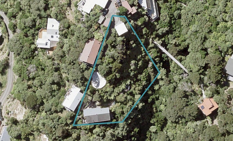 40 Howard Road, Point Howard, Lower Hutt - Carousel 1