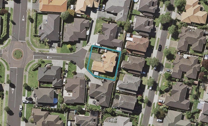 7 Alvre Place, Flat Bush, Auckland - Carousel 1
