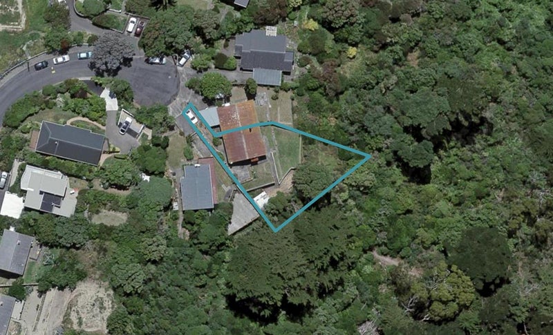 12 Lyons Crescent, Strathmore Park, Wellington - Carousel 1