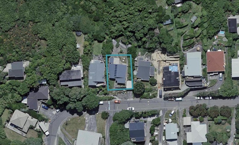 16 Cave Road, Houghton Bay, Wellington - Carousel 1