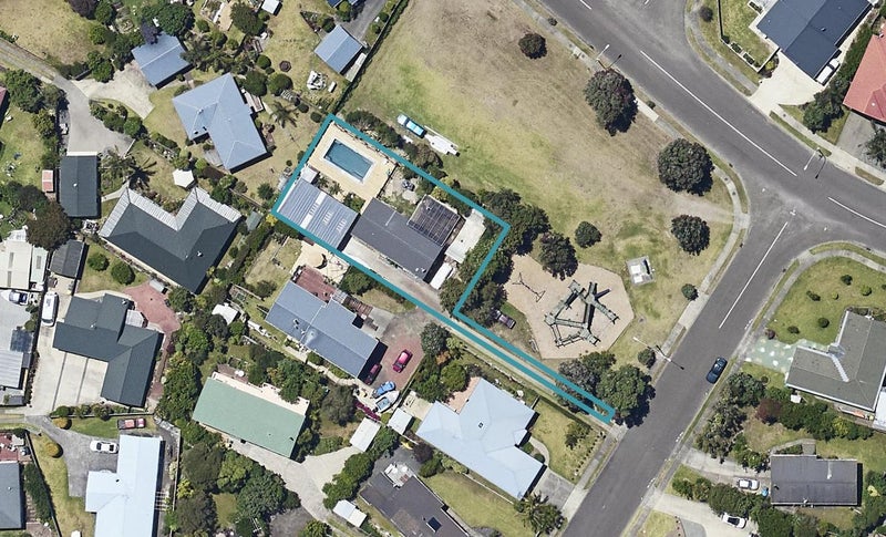 4 The Glebe, Coastlands, Whakatane - Carousel 1