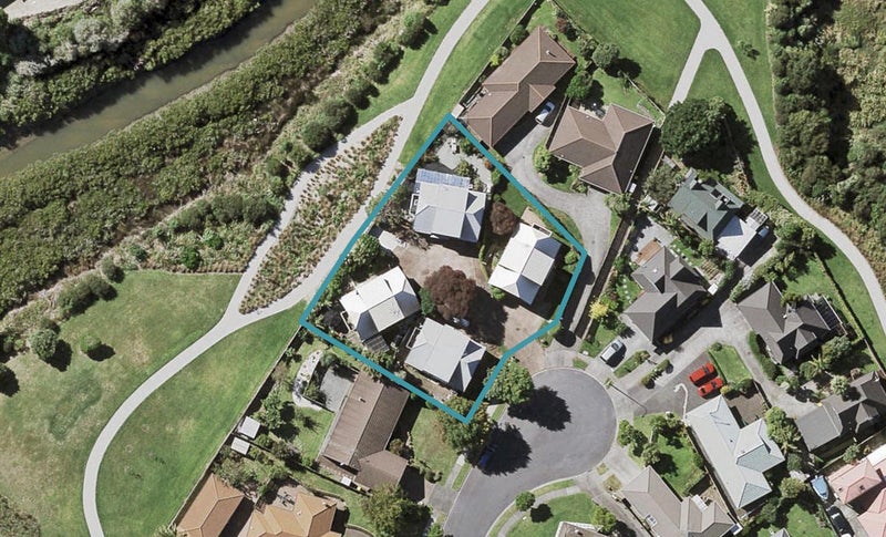 3/96 Frank Nobilo Drive, Golflands, Auckland - Carousel 1