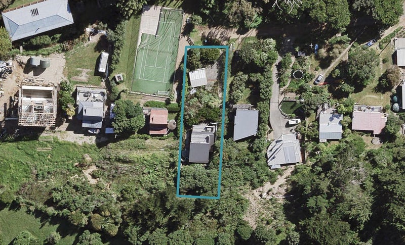 27 Le Roy Road, Onetangi, Waiheke Island - Carousel 1