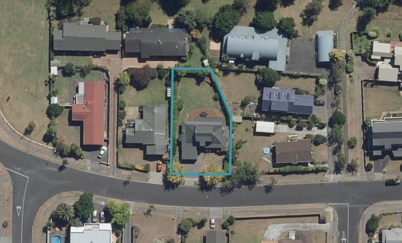 4 Rimmington Drive, Hamilton Lake, Hamilton - Carousel 1
