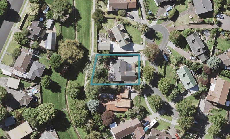 18 Orinda Close, Botany Downs, Auckland - Carousel 1