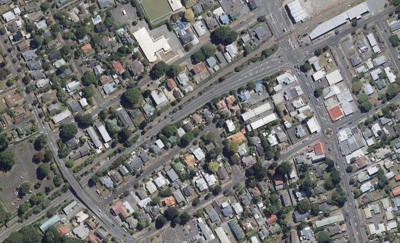 25 Myrtle Street, Hamilton East, Hamilton - Carousel 1
