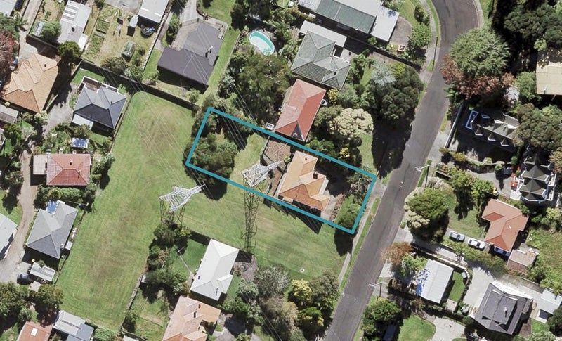 32 Beaubank Road, Kelston, Auckland - Carousel 1