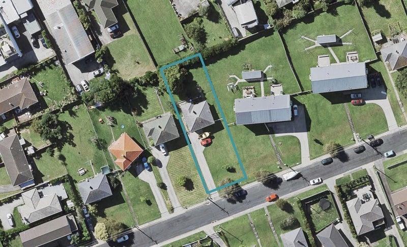 8 Alamein Avenue, Belmont, Auckland - Carousel 1