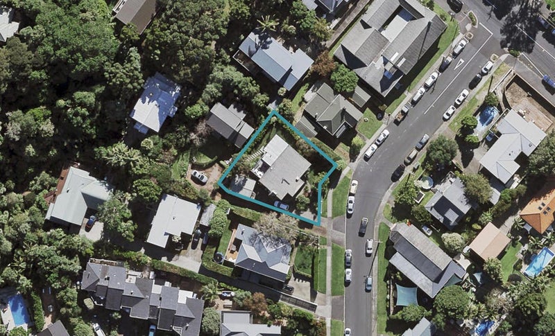 28 Mariposa Crescent, Birkenhead, Auckland - Carousel 1