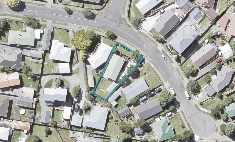 12 Matariki Grove, Wainuiomata, Lower Hutt - Carousel 1