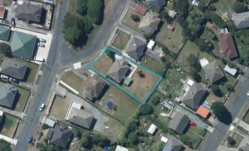 2 Brown Grove, Ranui, Porirua - Carousel 1