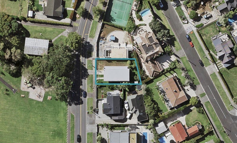 82 Patteson Avenue, Mission Bay, Auckland - Carousel 1