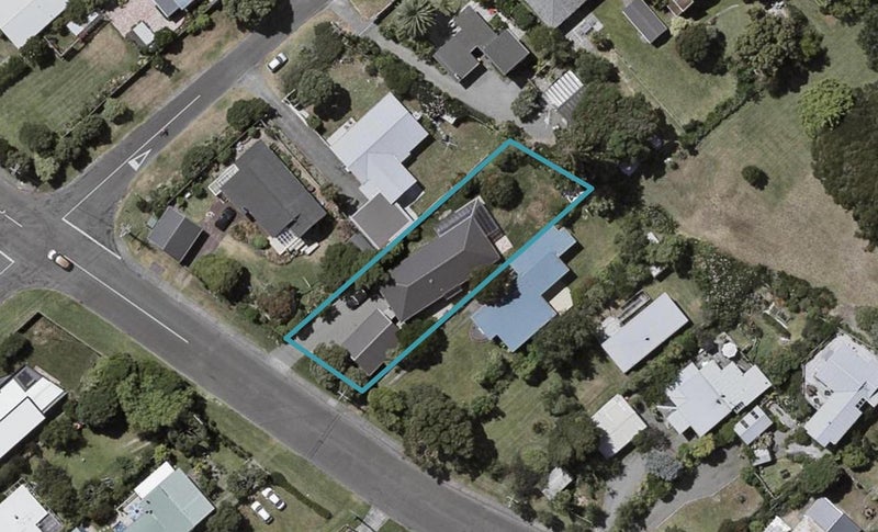 21 Te Moana Road, Waikanae Beach, Waikanae - Carousel 1