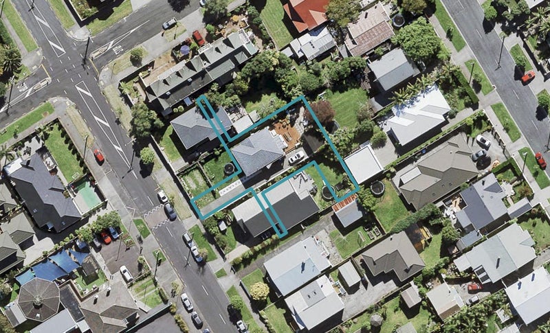 8/17 Huia Road, Point Chevalier, Auckland - Carousel 1