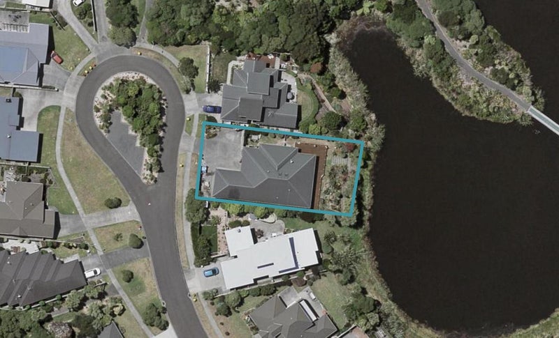 12 Matuku Place, Paraparaumu Beach, Paraparaumu - Carousel 1
