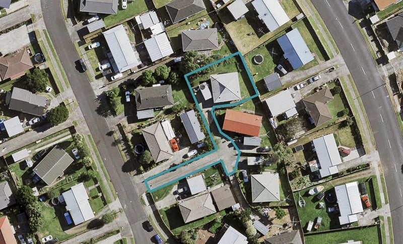 14 Dungarvon Place, Clendon Park, Auckland - Carousel 1
