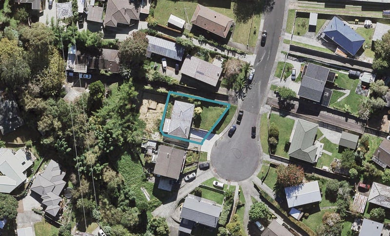 35 Vina Place, Massey, Auckland - Carousel 1