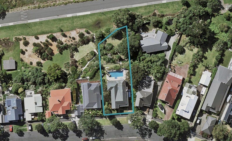 30 Waterview Road, Stanley Point, Auckland - Carousel 1