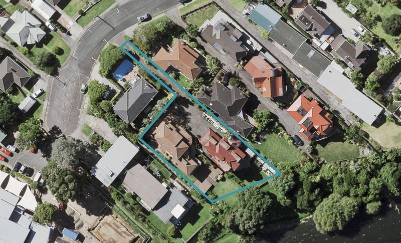 2/22 Otakau Road, Milford, Auckland - Carousel 1