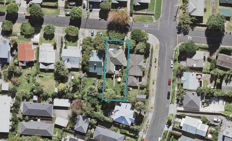 4 Levonia Street, Morningside, Auckland - Carousel 1