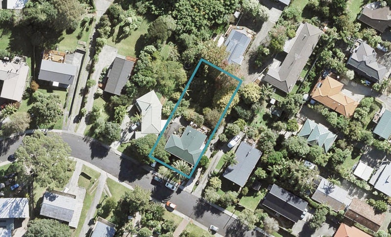 7 Holt Avenue, Torbay, Auckland - Carousel 1