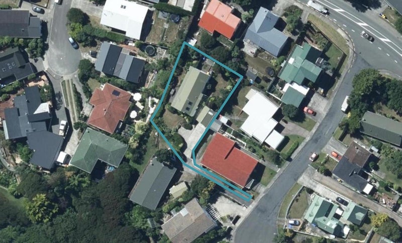 8 Mervyn Place, Plimmerton, Porirua - Carousel 1