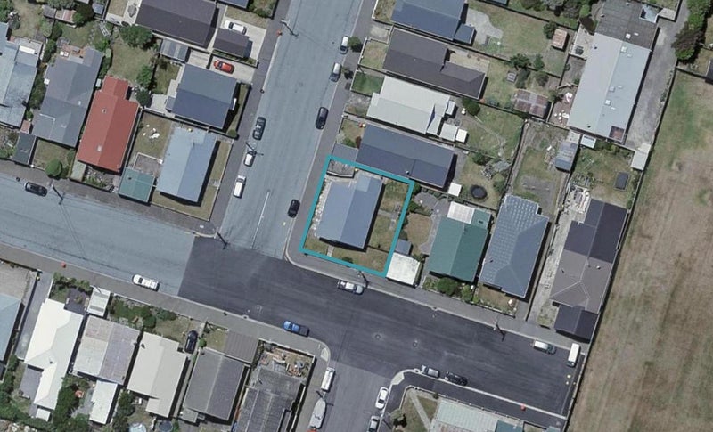 27 Resolution Street, Lyall Bay, Wellington - Carousel 1