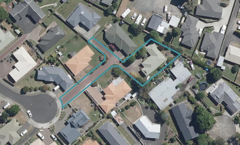 19 Mews Place, Forest Lake, Hamilton - Carousel 1